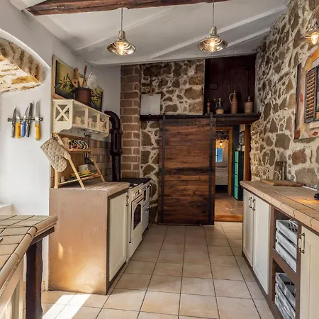 Gorgeous In With Kitchen Feriehus *